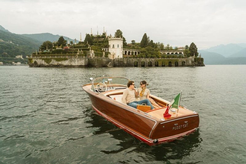 private-riva-boat-tour-borromean-islands-4-hours