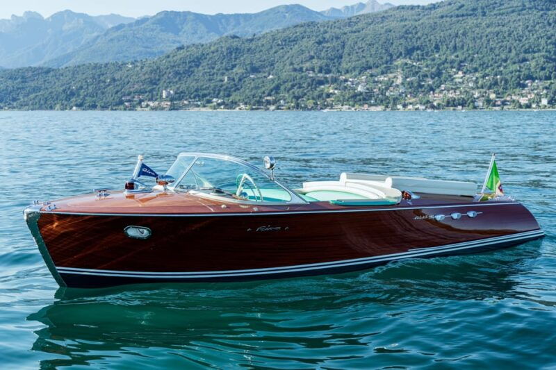 private-riva-boat-tour-borromean-islands-4-hours