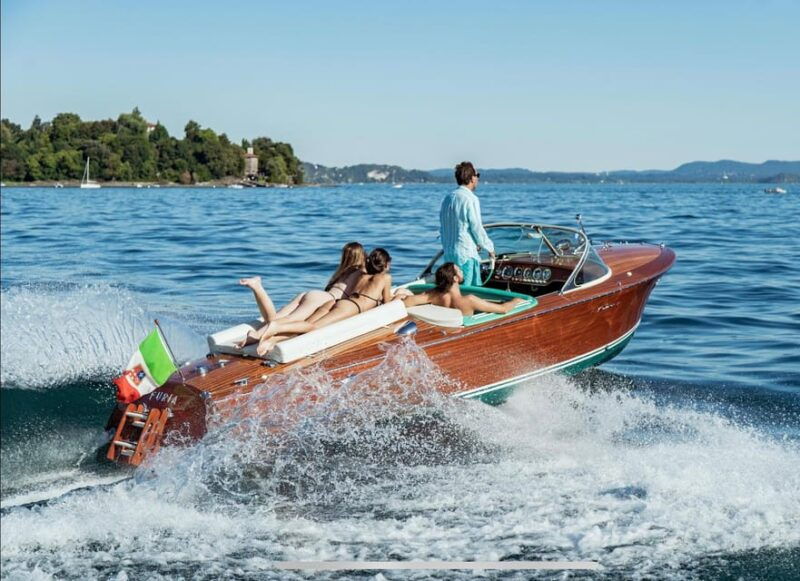 private-riva-boat-tour-borromean-islands-4-hours