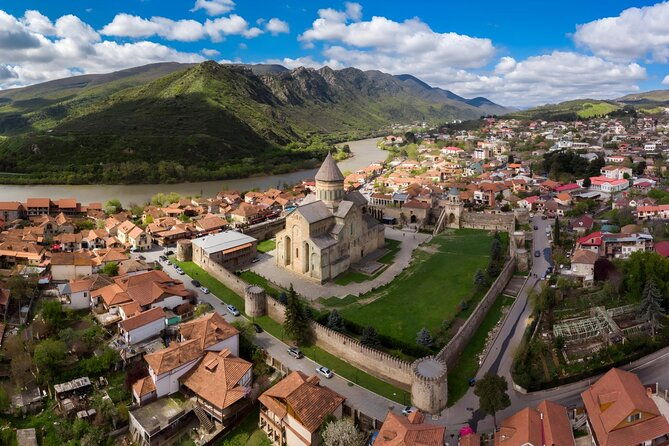 private-riverboat-tour-in-tbilisi-and-mtskheta-with-wine-stories