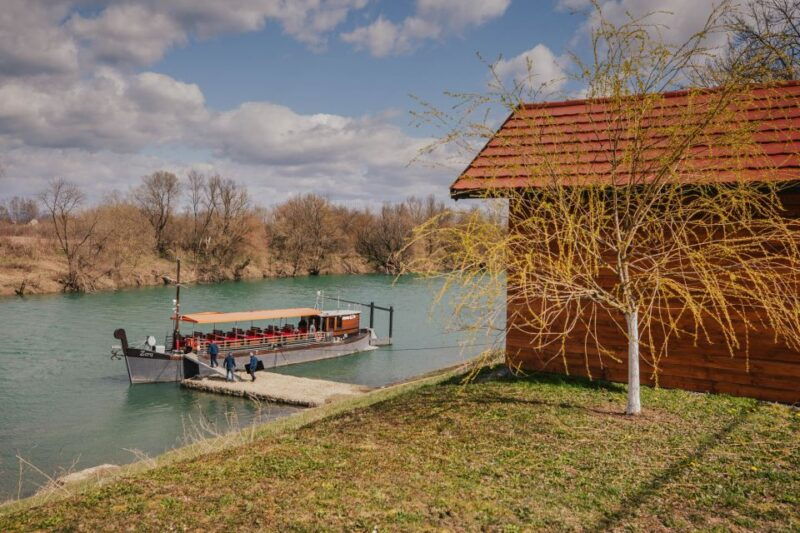 private-riverboat-tour-on-kupa-river