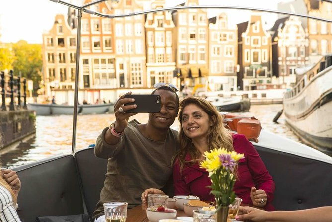 private-romantic-canal-cruise-amsterdam-with-bubbly-and-snacks