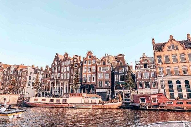 private-romantic-canal-cruise-amsterdam-with-bubbly-and-snacks