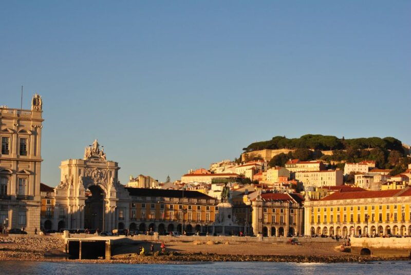 private-romantic-cruise-with-sparkling-wine-2-hour-lisbon
