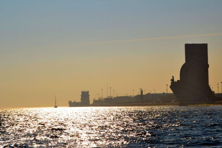 private-romantic-cruise-with-sparkling-wine-2-hour-lisbon