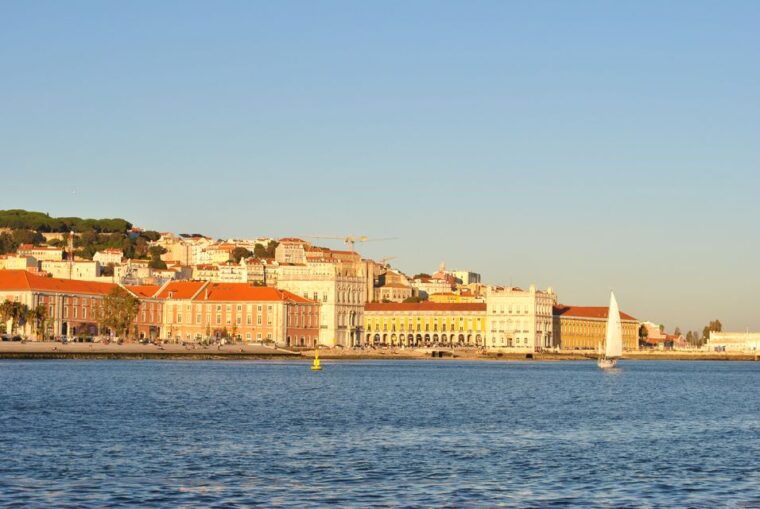 private-romantic-cruise-with-sparkling-wine-2-hour-lisbon