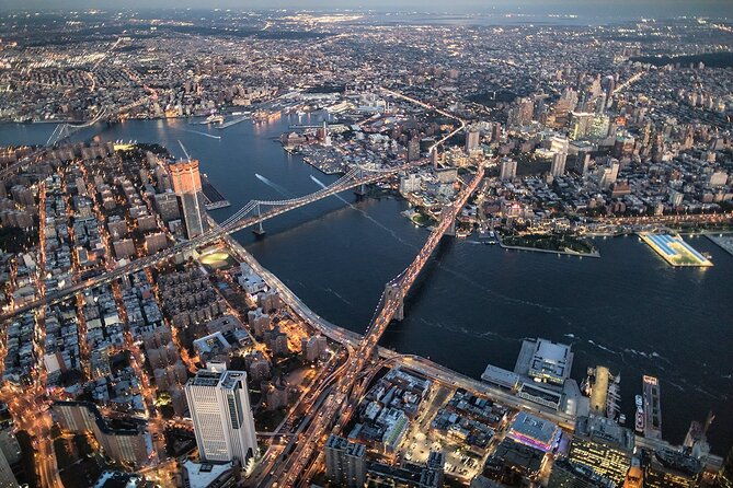 private-romantic-nyc-helicopter-scenic-charter-with-champagne