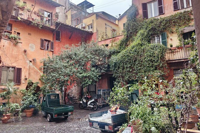 private-rome-street-walking-food-and-history-tour