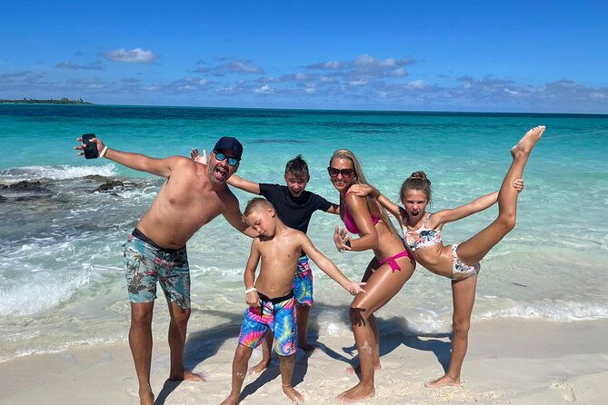 private-rose-island-half-day-charter-with-swimming-pigs