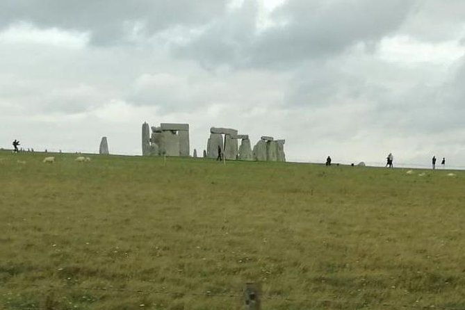 private-round-transportation-london-to-london-with-stopover-at-stonehenge