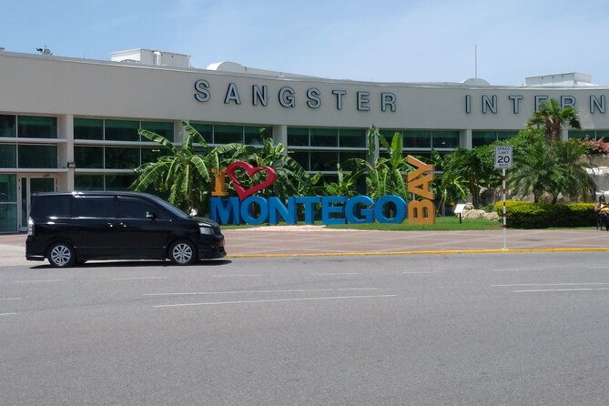 private-round-trip-airport-transfer-from-montego-bay-to-ocho-rios