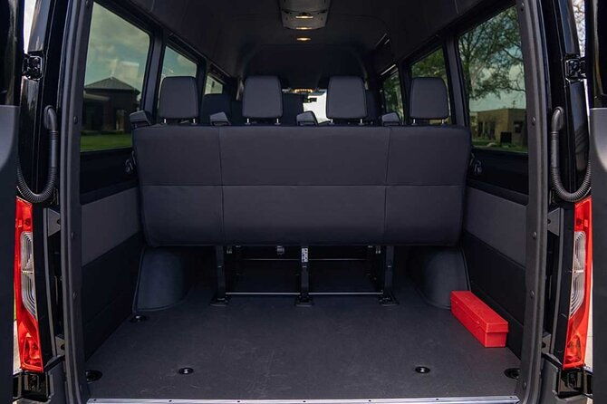 private-round-trip-honolulu-airport-hnl-to-beach-resorts-by-luxury-mb-sprinter