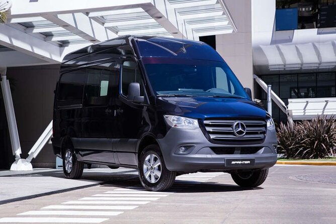 private-round-trip-honolulu-airport-hnl-to-beach-resorts-by-luxury-mb-sprinter
