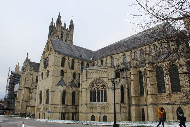 private-round-trip-transfer-from-london-to-canterbury-cathedral-and-leeds-castle