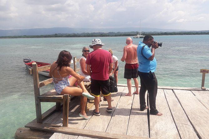 private-round-trip-transfer-to-the-pelican-bar-from-montego-bay