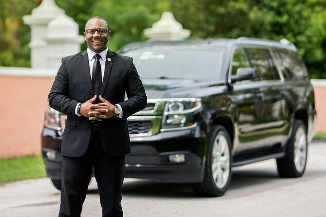 private-roundtrip-luxury-suv-transfer-to-downtown-nassau