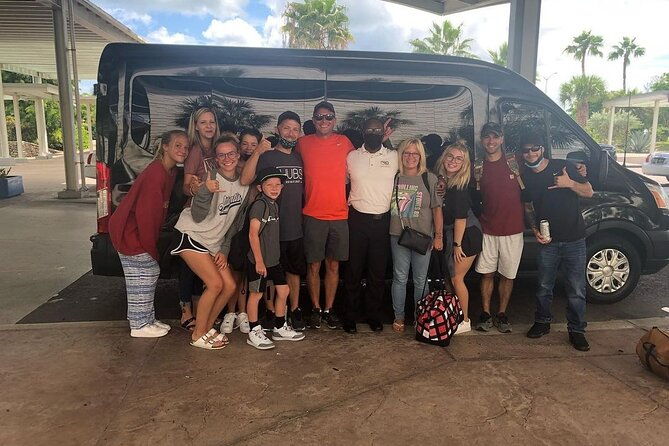 private-roundtrip-minivan-airport-transfer-to-palm-cay