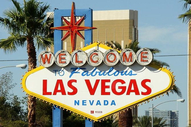 private-roundtrip-transfer-to-las-vegas-by-luxury-limo-2