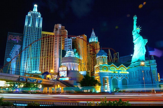 private-roundtrip-transfer-to-las-vegas-by-luxury-limo-2