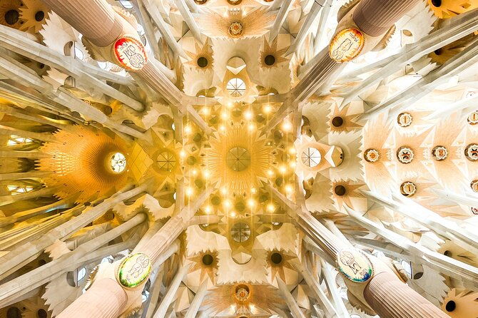 private-sagrada-familia-and-park-guell-with-pickup