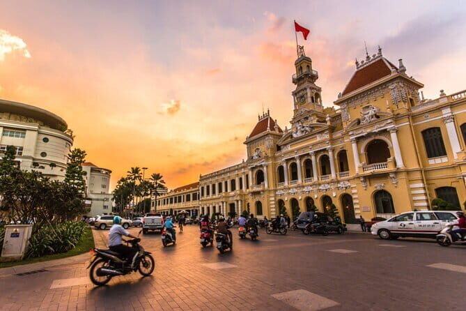 Private Saigon Evening Stroll: Discovering the Heart of the City - Key Points