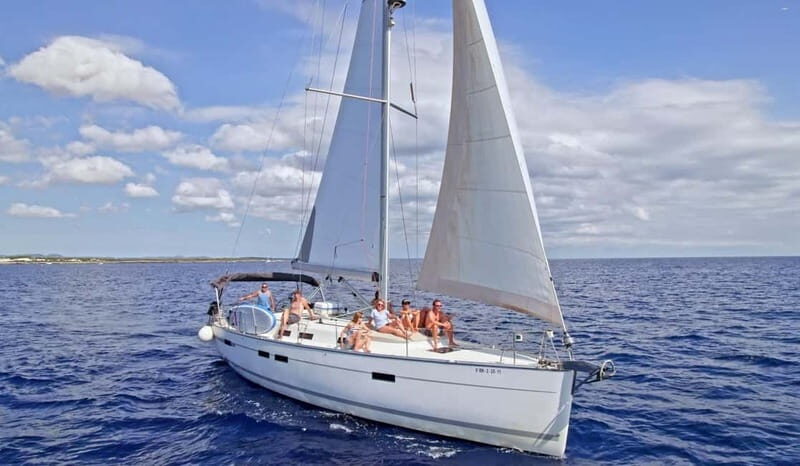 Private Sailboat Barcelona Luxury Boat + Aperitifs & Drinks - Who Should Consider This Tour?