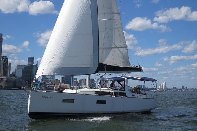private-sailboat-guided-tour-of-new-york-city
