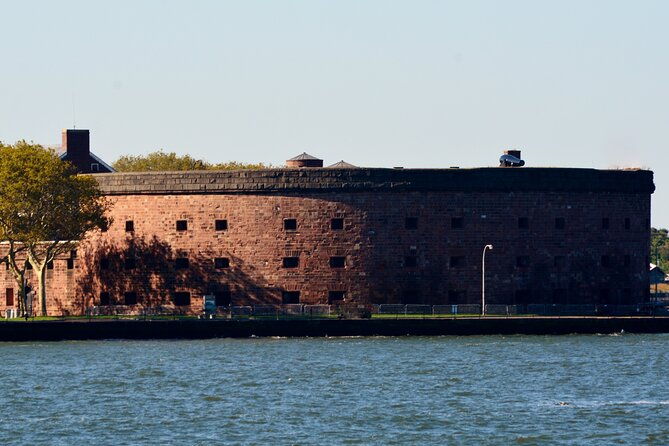 private-sailboat-guided-tour-of-new-york-city
