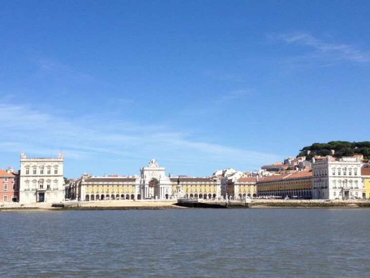 private-sailing-boat-tour-lisbon-with-a-drink-2-to-8-hours