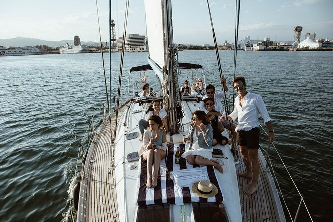 private-sailing-cruise-in-barcelona