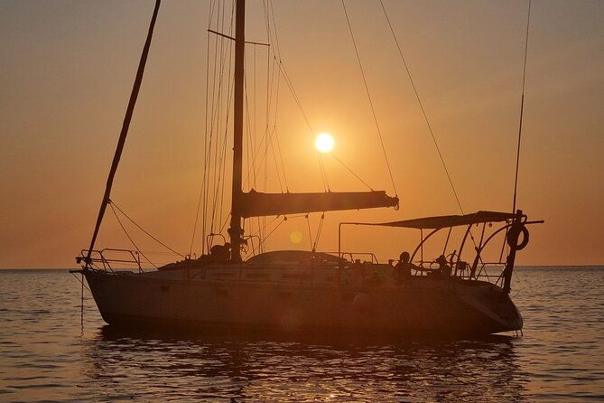 private-sailing-excursion-with-sunset-in-balearic-islands-2
