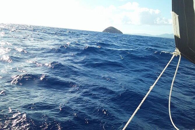 private-sailing-tour-of-pirate-waters-and-shipwrecks