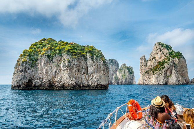 private-sailing-trip-along-capri-and-the-amalfi-coast