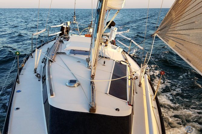 private-sailing-trips-around-fishers-island-from-new-london-ct