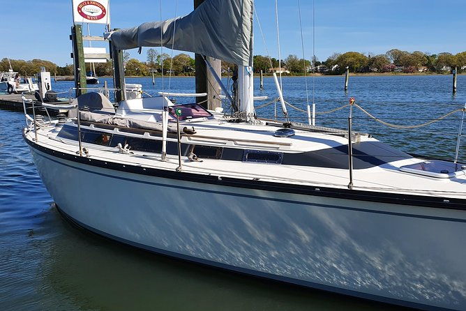 private-sailing-trips-around-fishers-island-from-new-london-ct