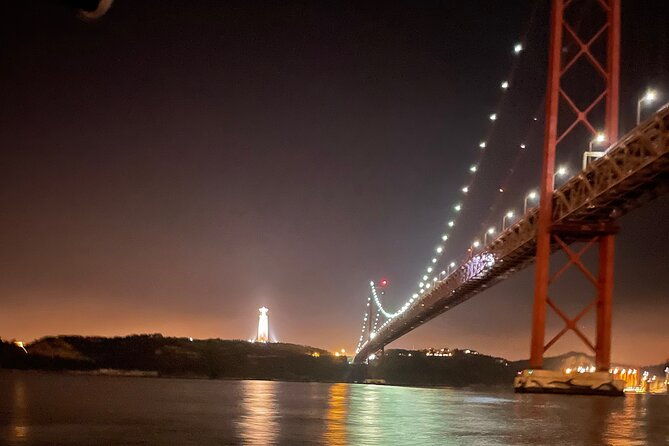 private-sailing-w-wines-in-lisbon