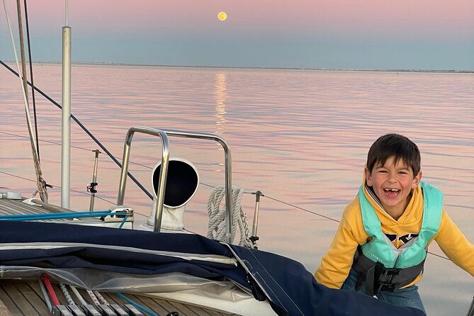 private-sailing-w-wines-in-lisbon