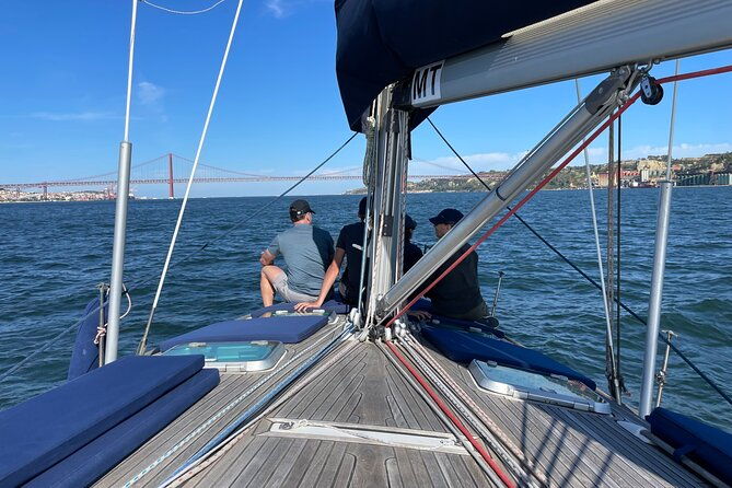 private-sailing-w-wines-in-lisbon