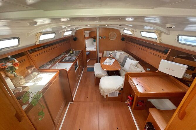 private-sailing-with-sup-drinks-and-appetizers-from-barcelona