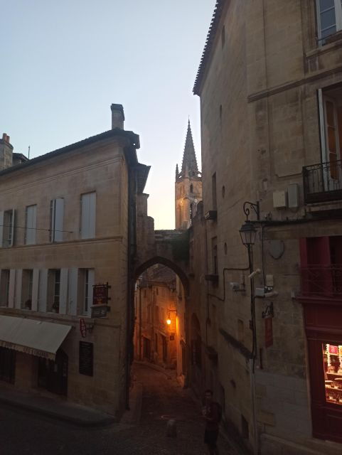 private-saint-emilion-at-sunset-highlights-city-tour