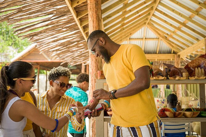 private-sandy-bay-farm-to-table-meal-and-tour-at-blue-hole-estate
