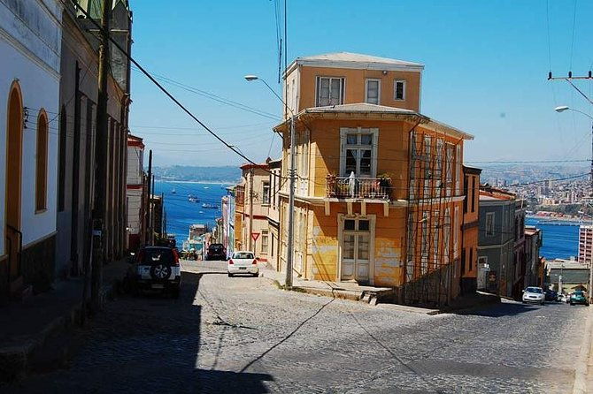 private-santiago-hotel-or-airport-arrival-transfer-to-vina-del-mar-or-valparaiso