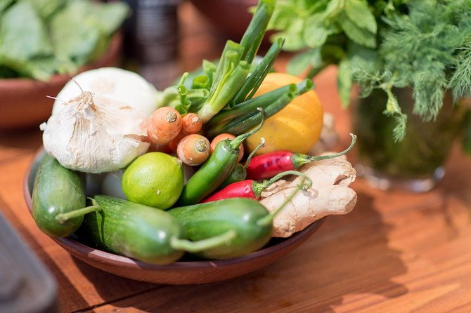 private-santorini-cooking-tasting-and-wine-experience