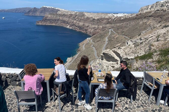 private-santorini-daytime-wine-tour