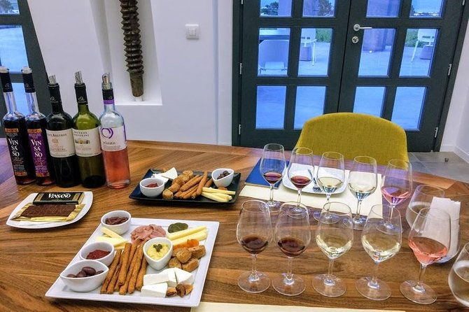 private-santorini-history-wine-tasting-tour