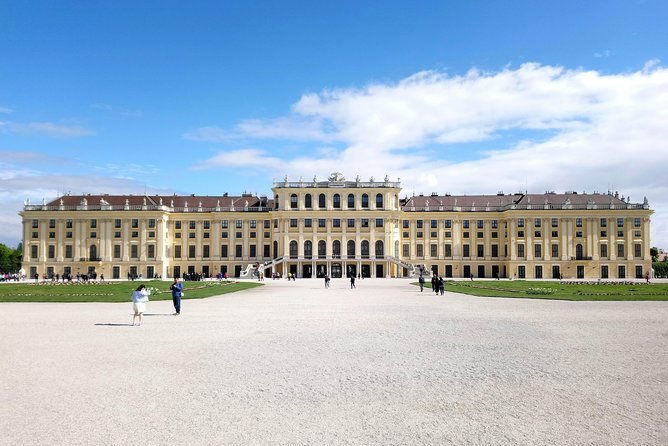 private-schonbrunn-palace-and-gardens-tour