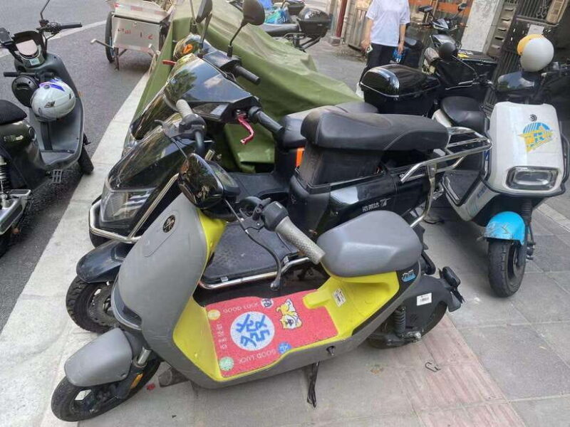 Private Scooter Adventure Tour in Shanghai - Scenic Views at The Bund