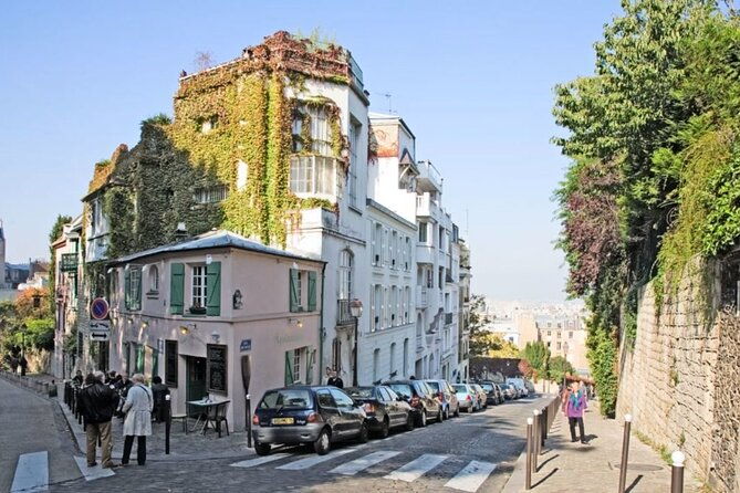 private-self-guided-walking-tour-in-montmartre-paris