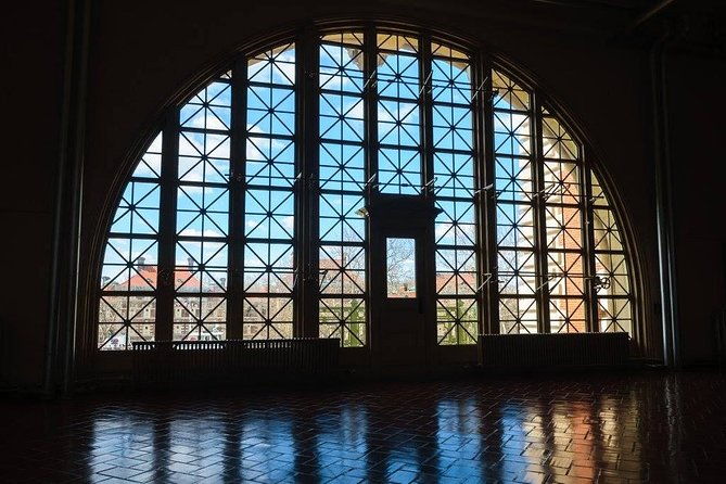 private-september-11-memorial-downtown-wall-street-tour