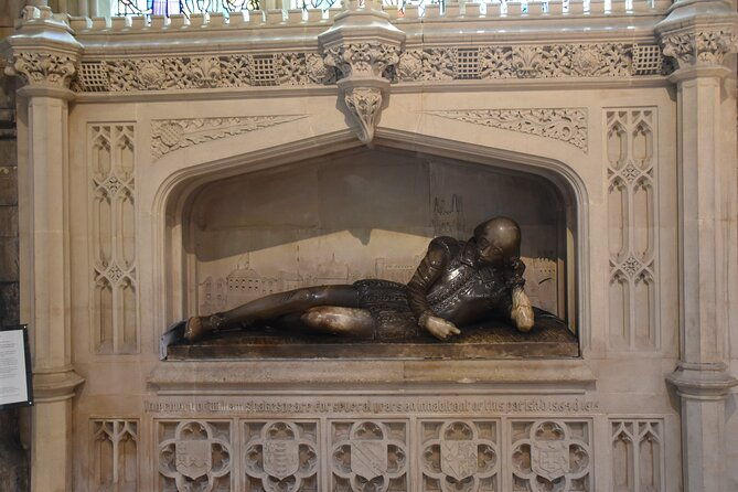 private-shakespeare-walking-tour-of-london